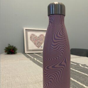Swell water bottle